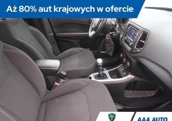 Jeep Compass cena 68000 przebieg: 118973, rok produkcji 2017 z Sucha Beskidzka małe 106